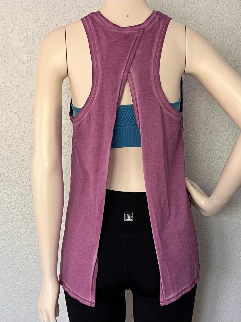 Lululemon Open Back Tank Top Women’s 6 Purple Faded Wash Workout Yoga Athletic